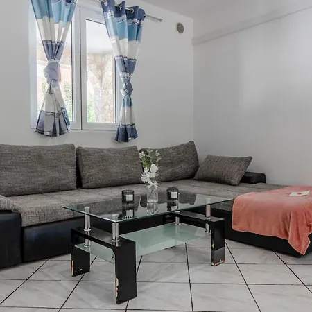 Apartamento With A Parking Space - 21556 *